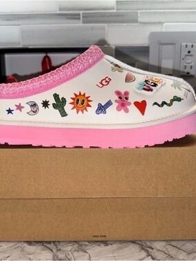 UGG Tazz Slipper Pop Sketch Kids Size 6 / Women’s 8 Artist Humberto Cruz 582171